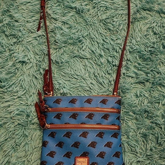 Dooney and bourke crossbody - Picture 6 of 6